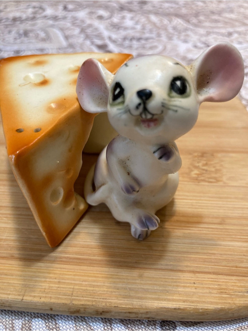 Vintage Mouse and Cheese Salt and Pepper Shakers, Ceramic, Japan 1950’s